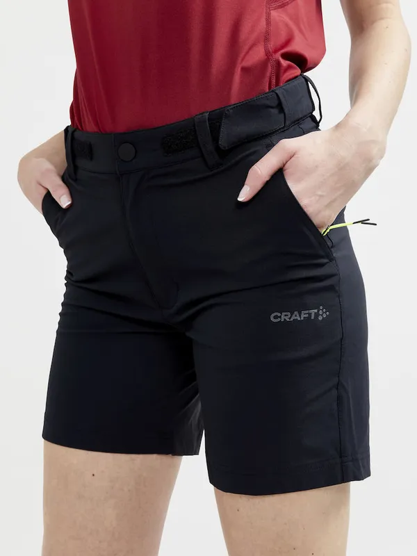 1910395-999000_ADV Explore Tech Shorts W_Closeup3.jpg